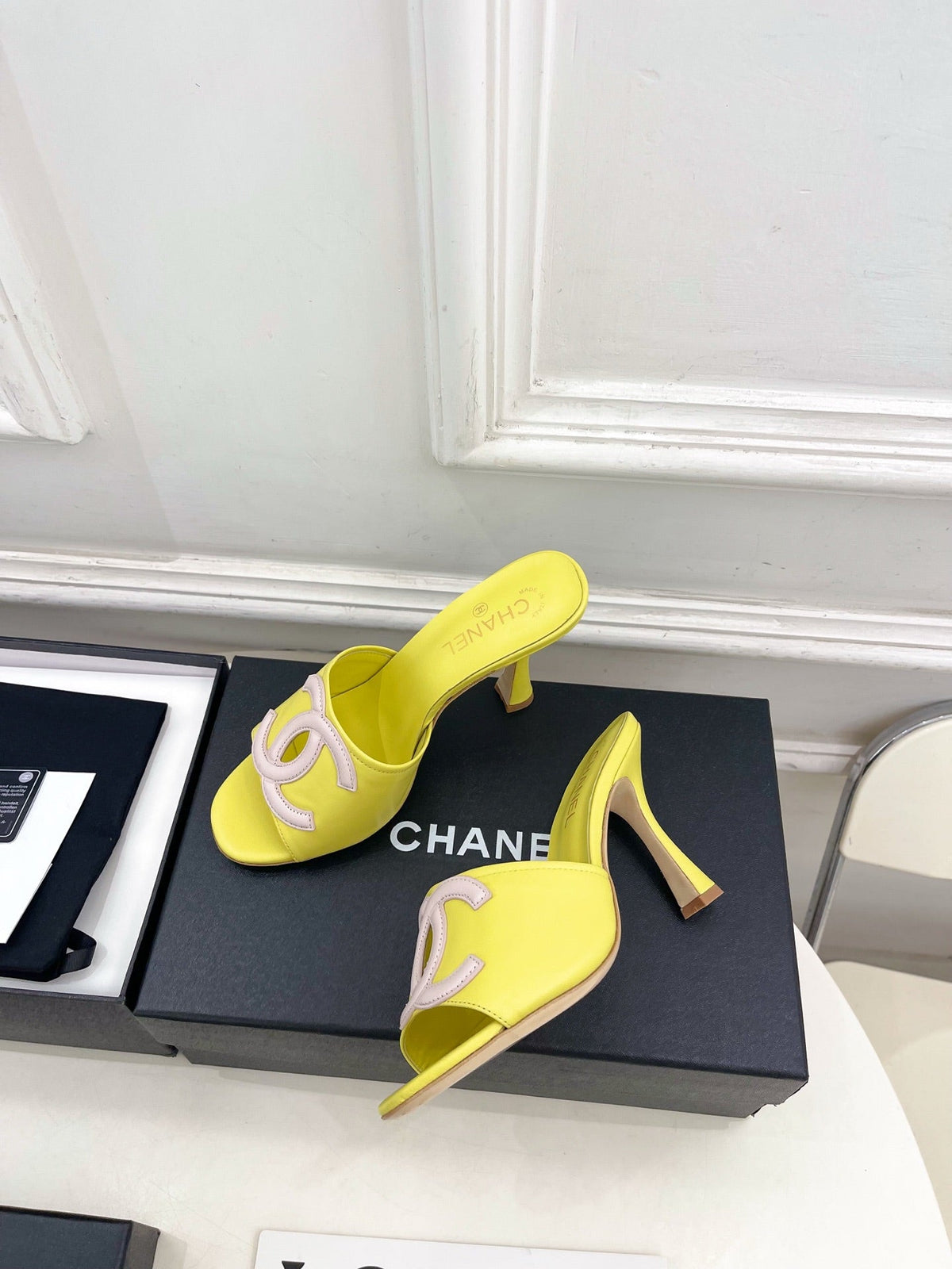 CC Double C Mules 9.5cm Yellow Pink Leather 891681