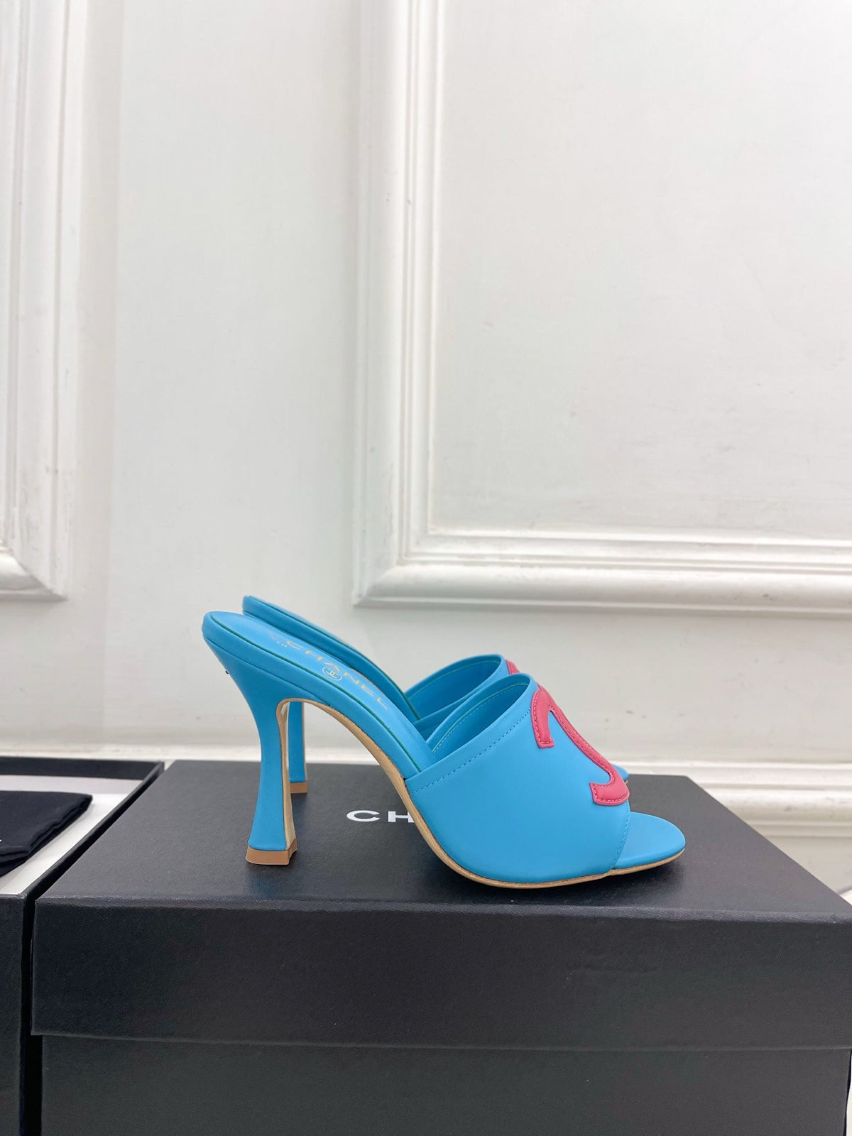 CC Double C Mules 9.5cm Blue Pink Leather 891680
