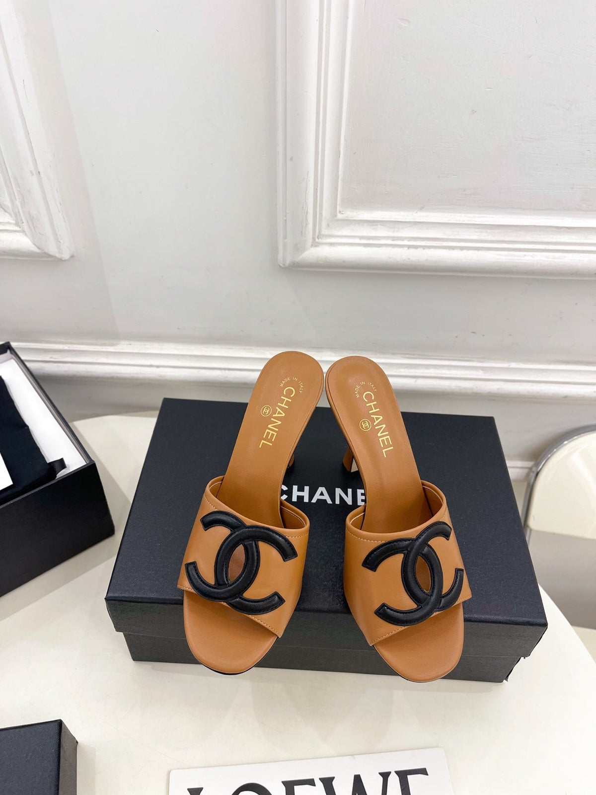 CC Double C Mules 9.5cm Brown Black Leather 891679