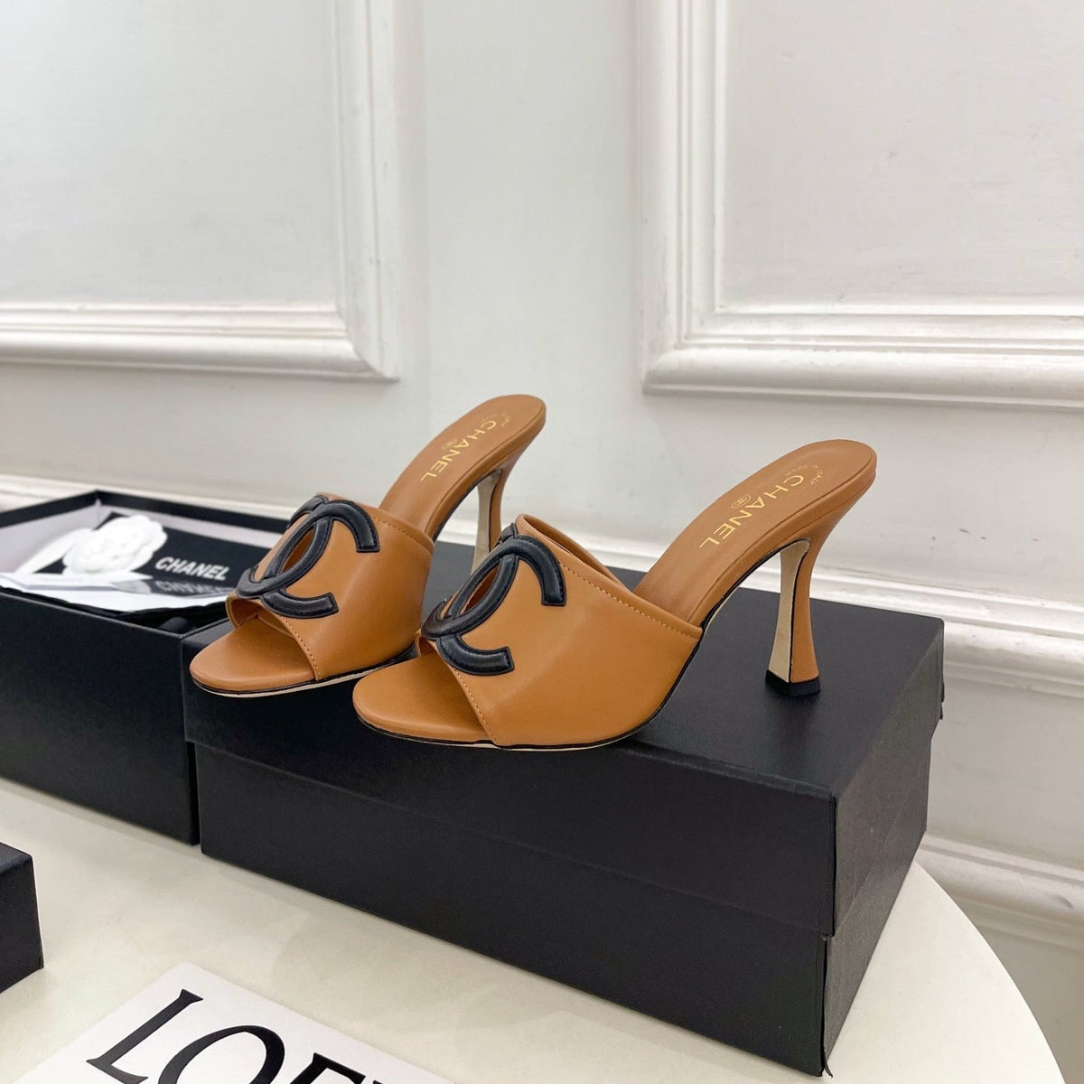 CC Double C Mules 9.5cm Brown Black Leather 891679