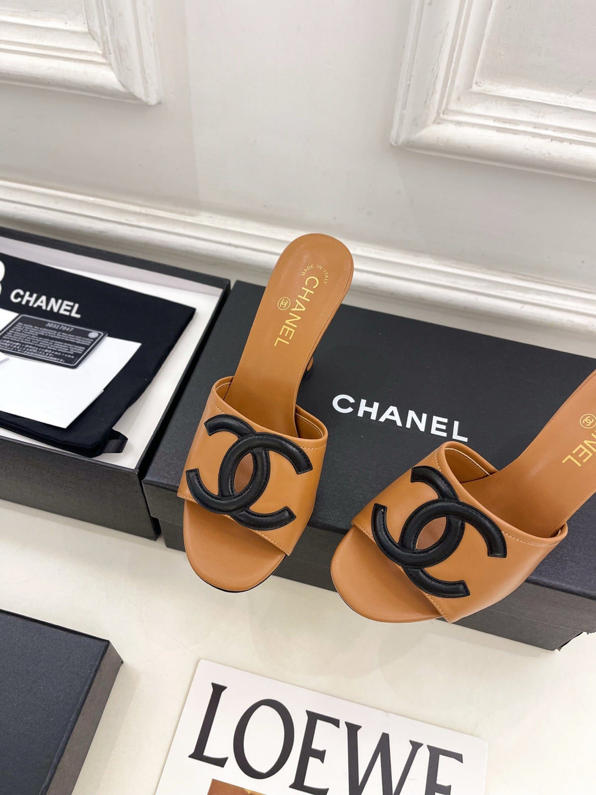 CC Double C Mules 9.5cm Brown Black Leather 891679