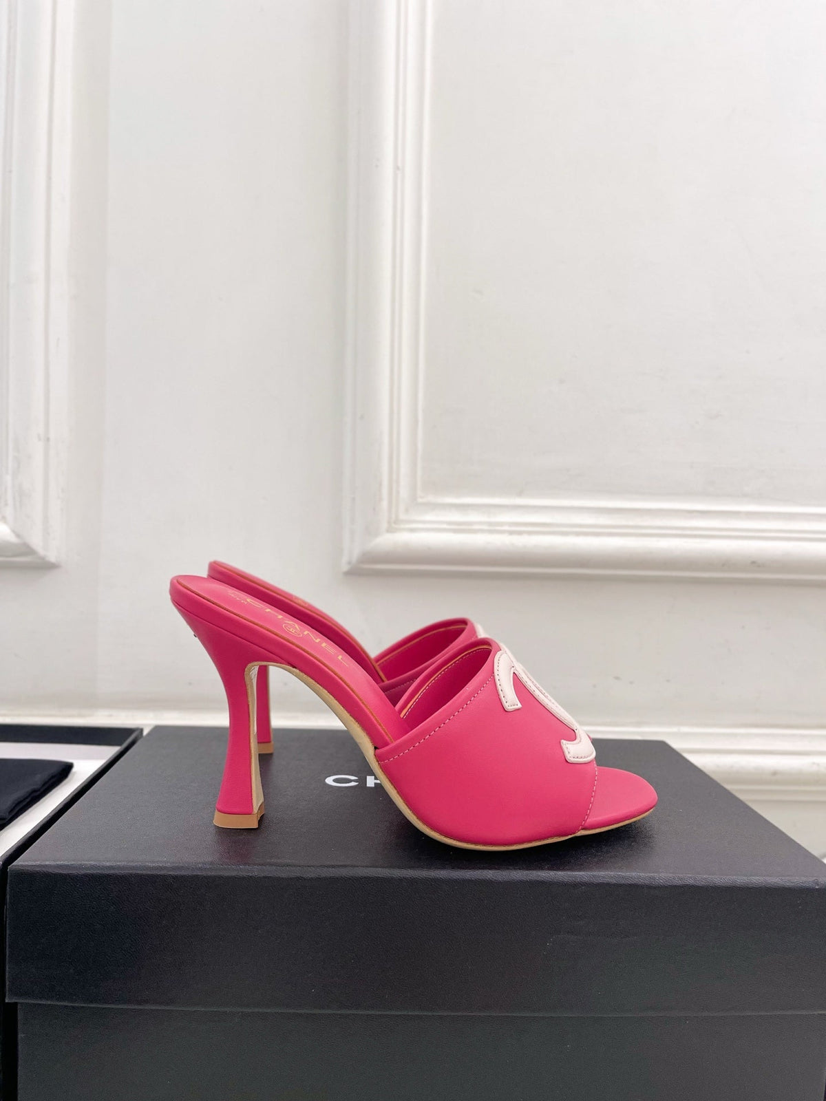 CC Double C Mules 9.5cm Pink Leather 891678