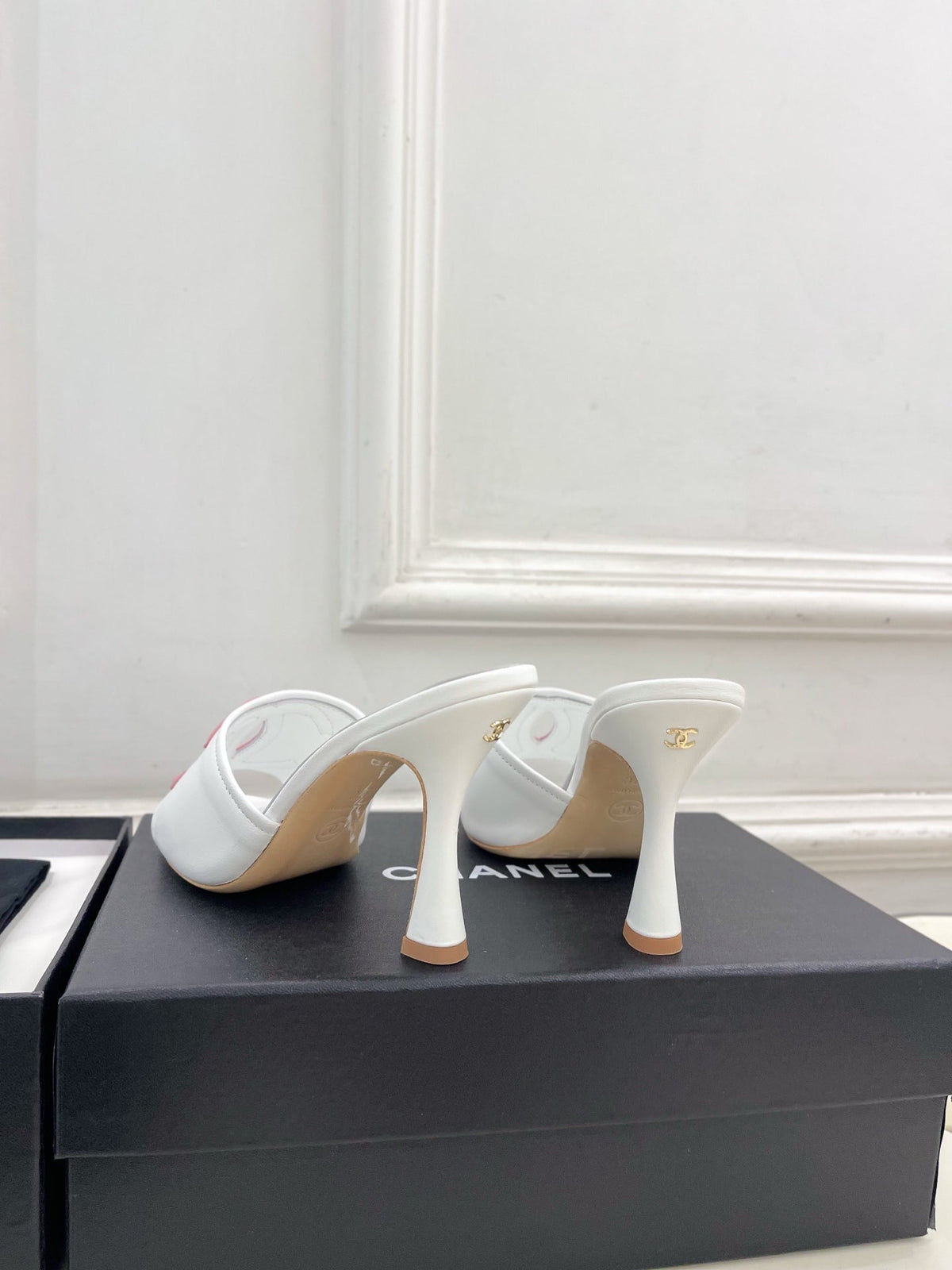 CC Double C Mules 9.5cm White Pink Leather 891677