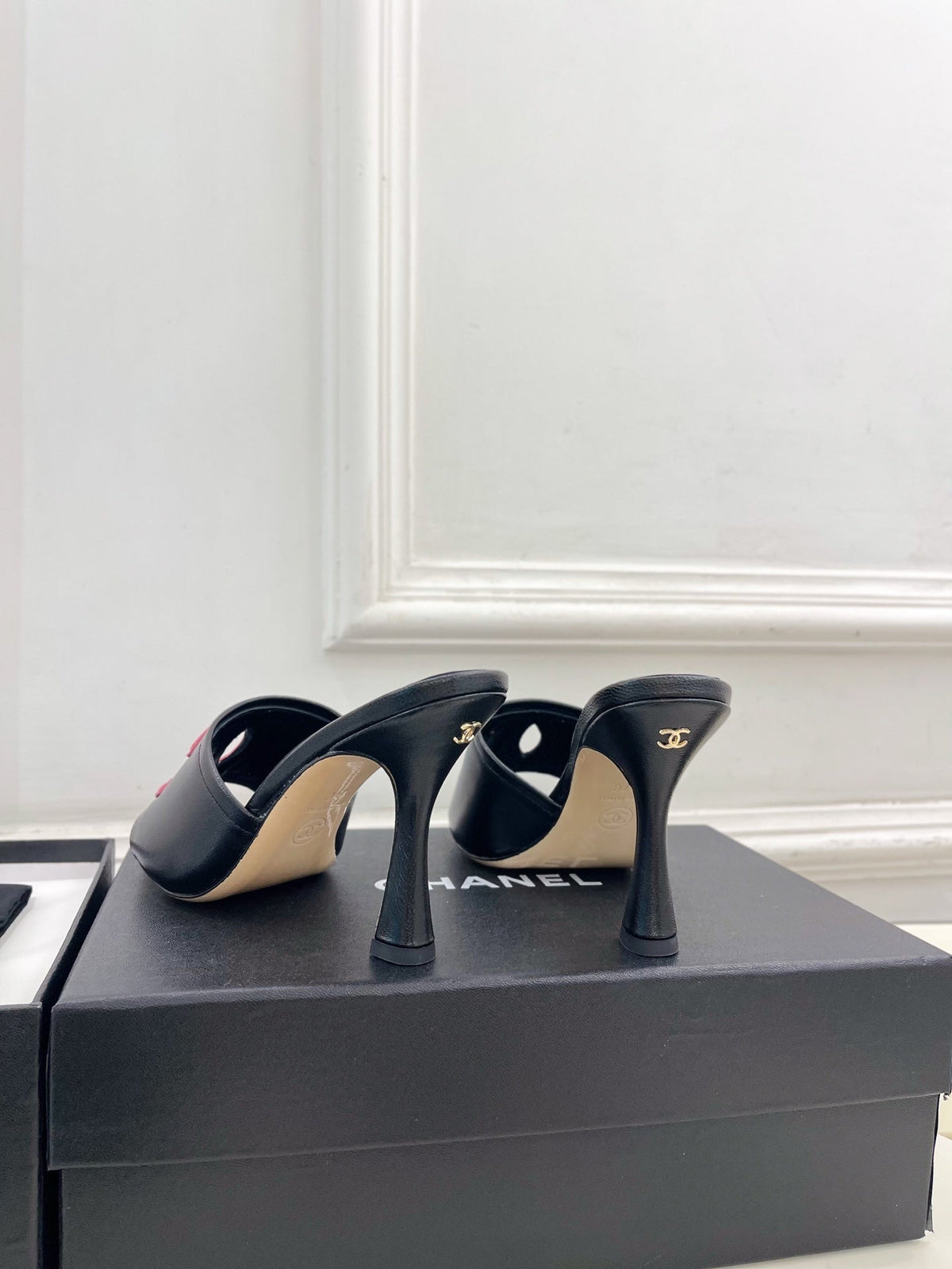 CC Double C Mules 9.5cm Black Pink Leather 891676
