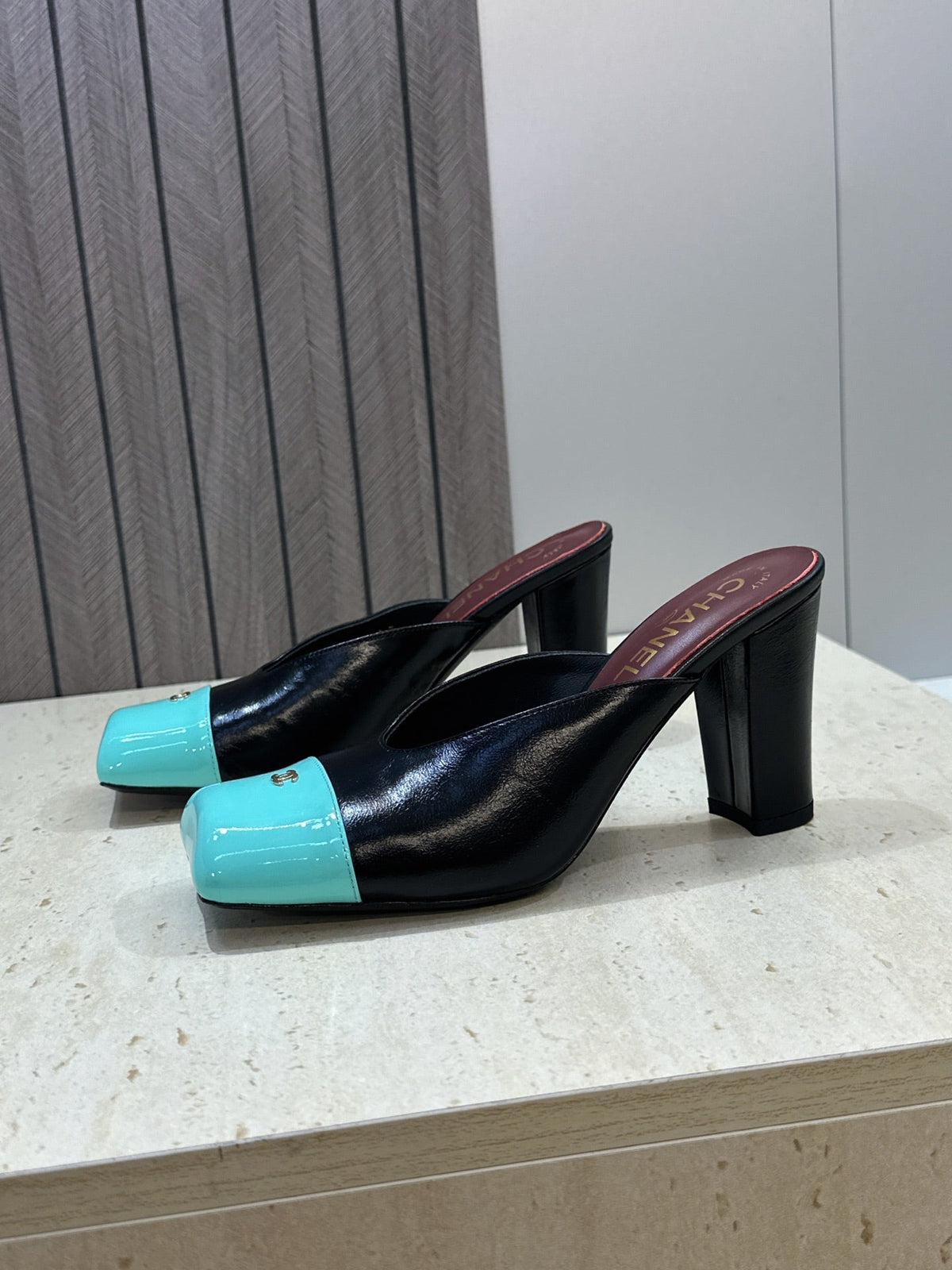 CC Cap Toe Mules 90mm Black Teal Patent Leather 896855