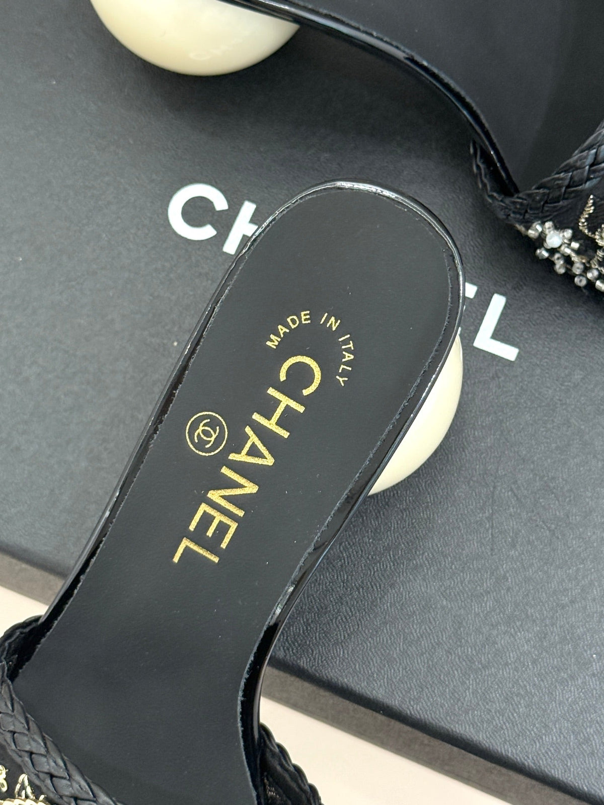 CC Pearl Heel Beaded Embroidered Mules Black Lambskin 904681