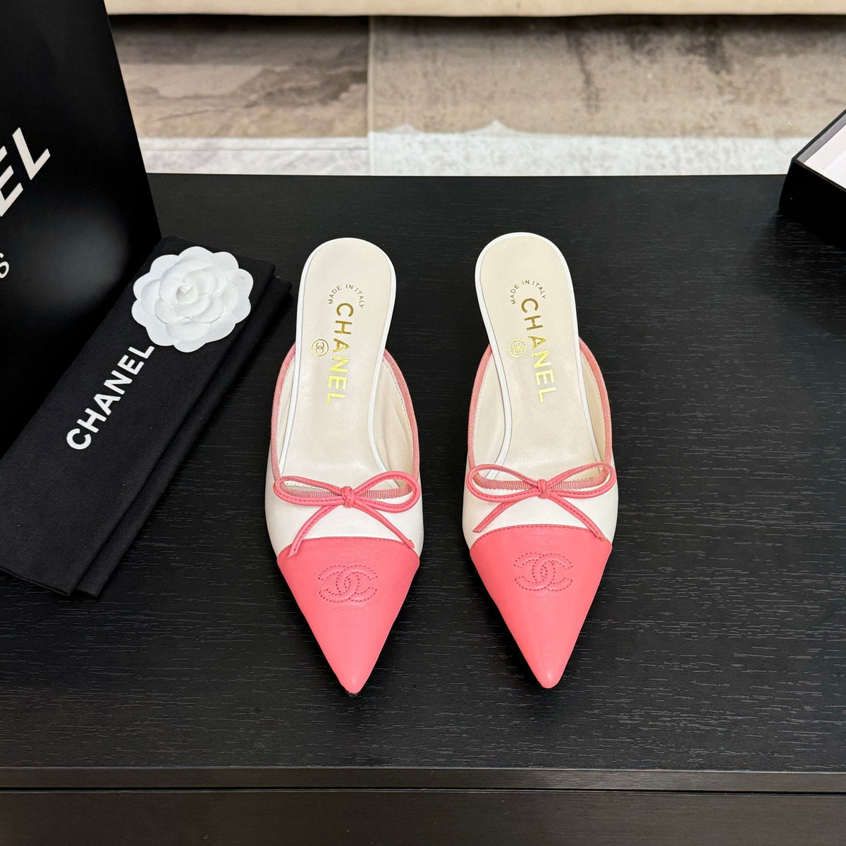 CC Bow Pointed Toe Mules Pink White Leather 912940