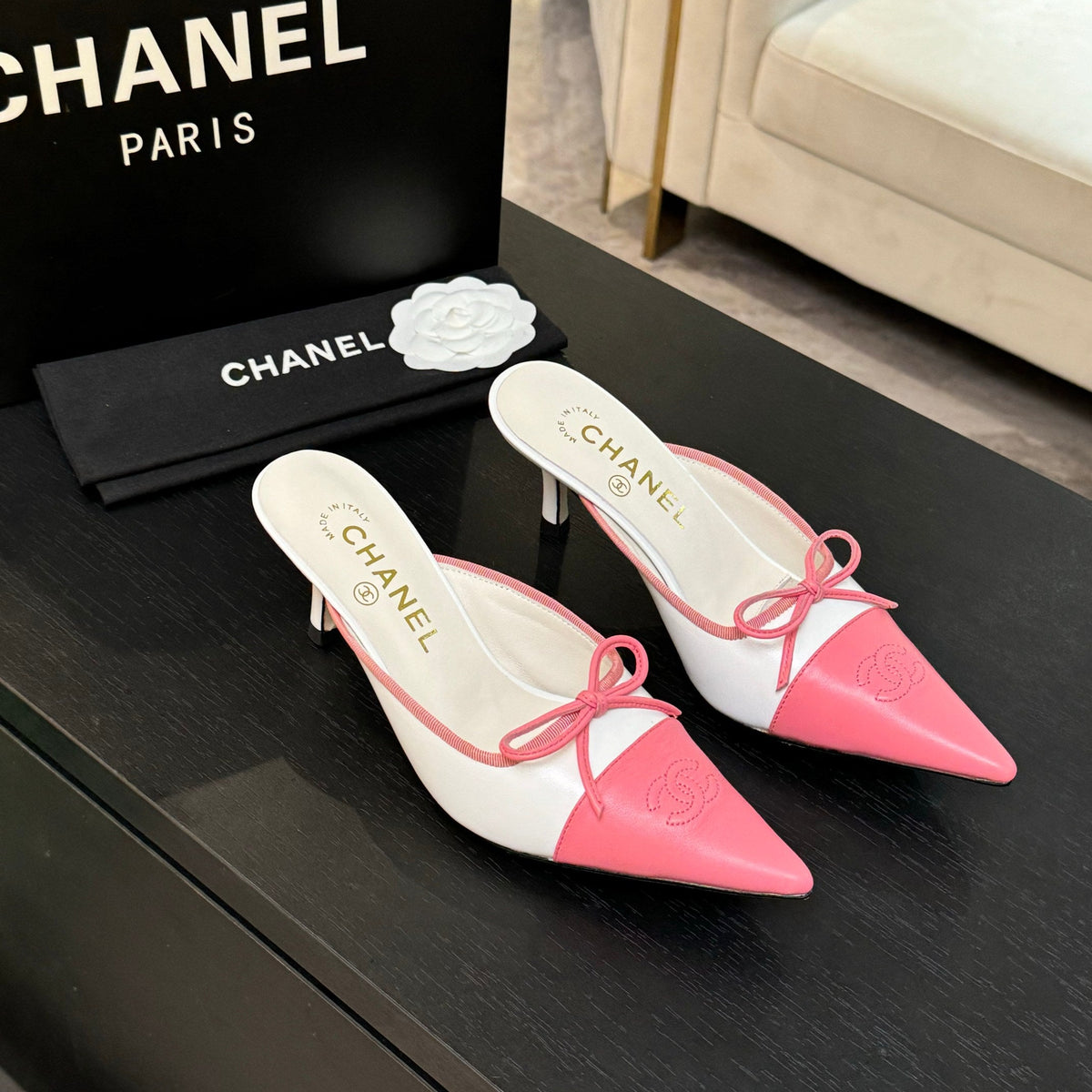 CC Bow Pointed Toe Mules Pink White Leather 912940