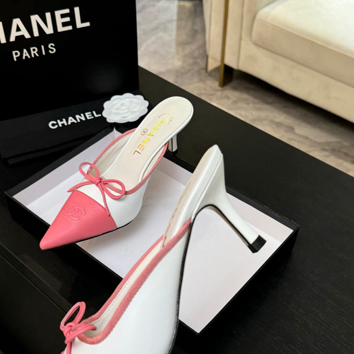CC Bow Pointed Toe Mules Pink White Leather 912940