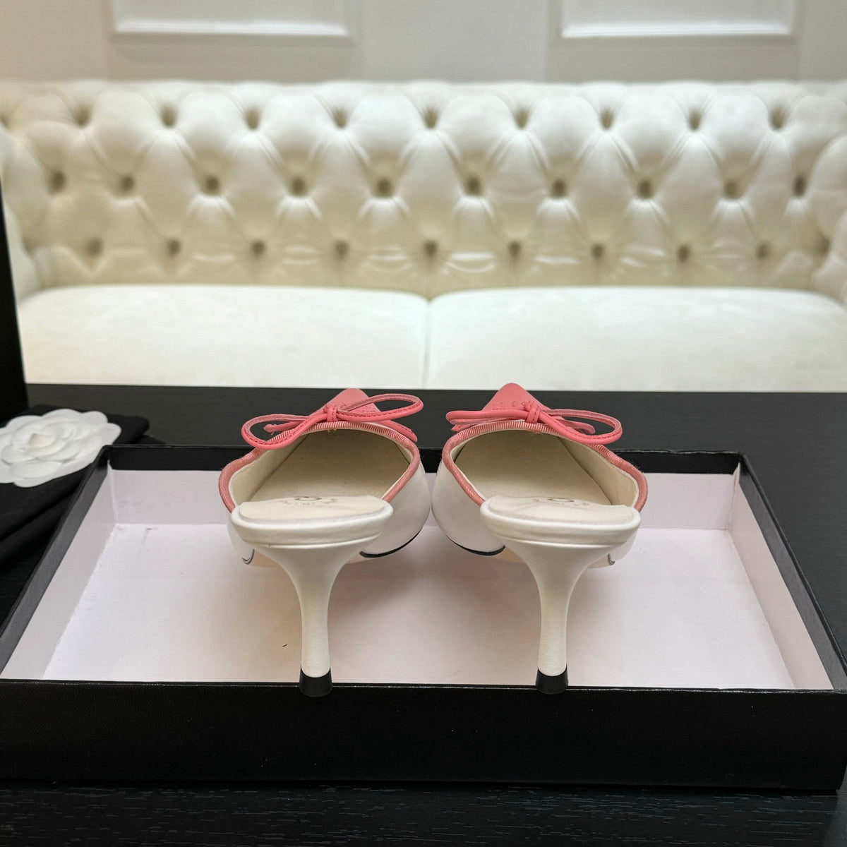 CC Bow Pointed Toe Mules Pink White Leather 912940