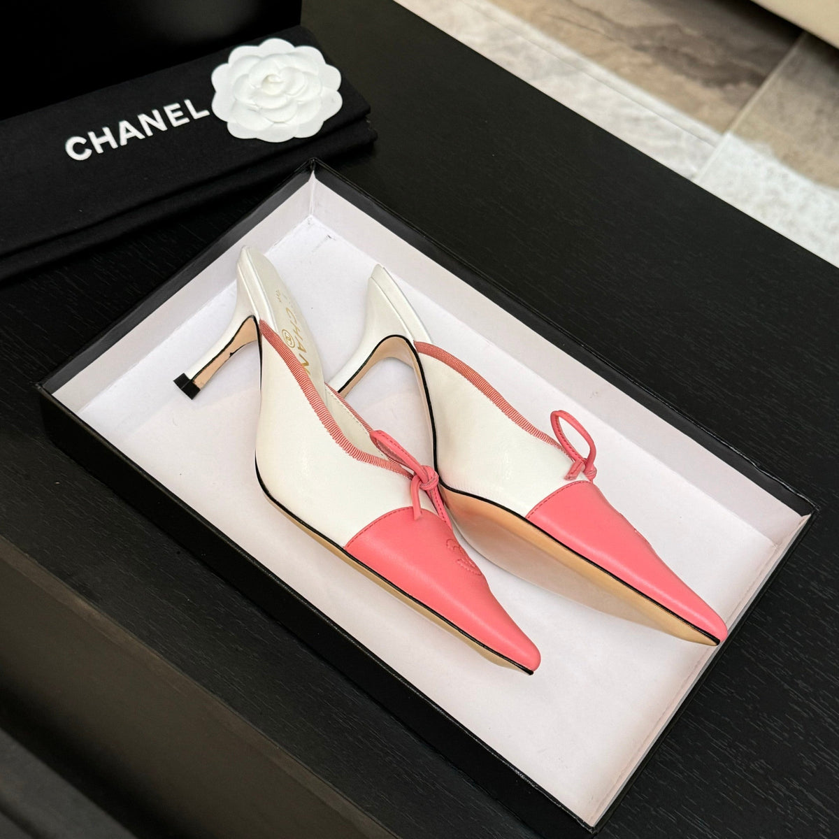 CC Bow Pointed Toe Mules Pink White Leather 912940