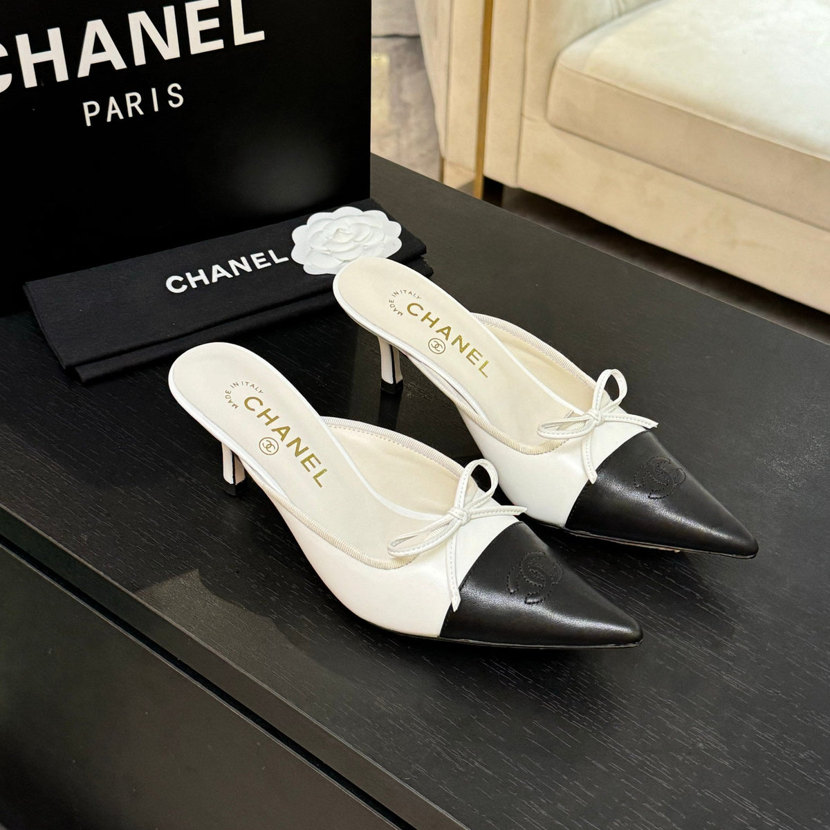 CC Bow Pointed Toe Mules Black White Leather 912939