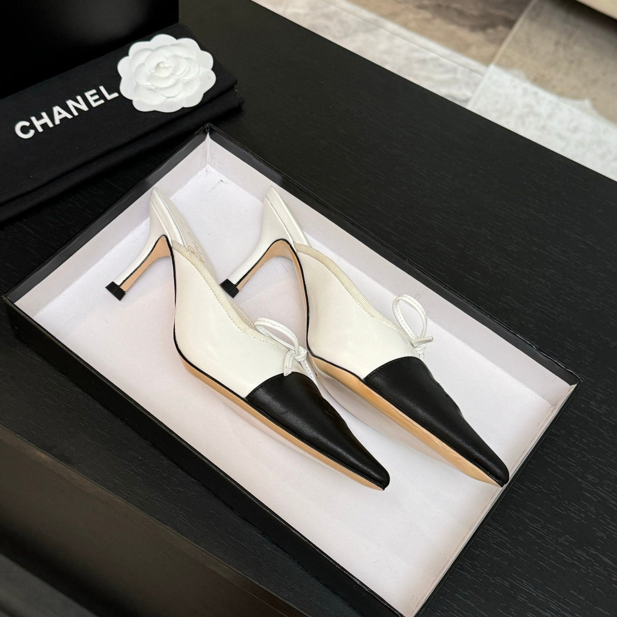 CC Bow Pointed Toe Mules Black White Leather 912939