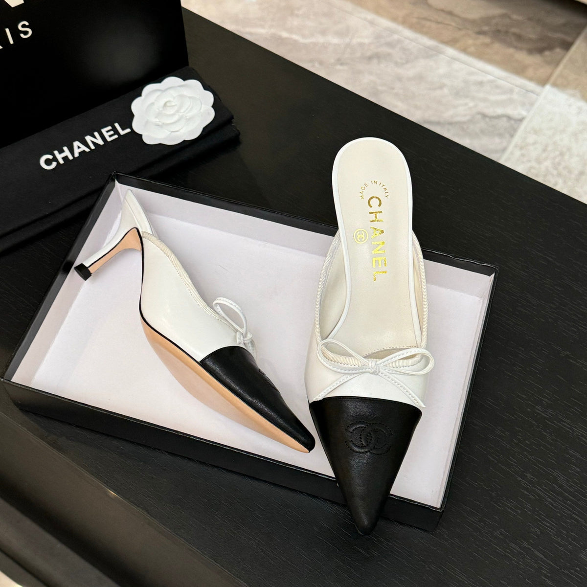 CC Bow Pointed Toe Mules Black White Leather 912939