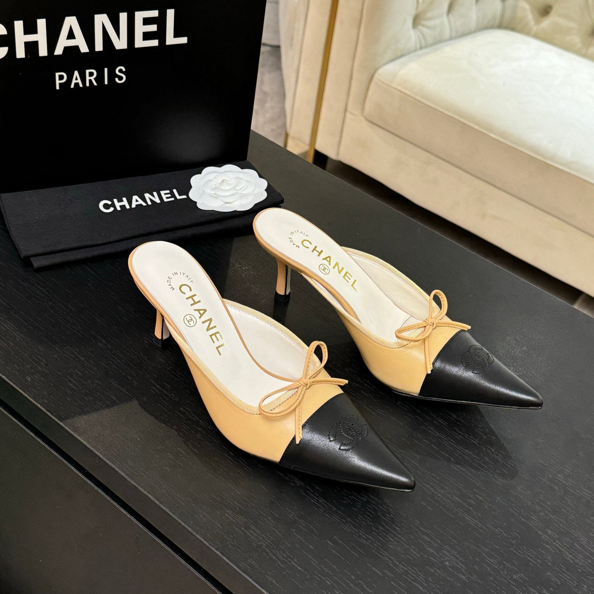 CC Bow Pointed Toe Mules Black Beige Leather 912938