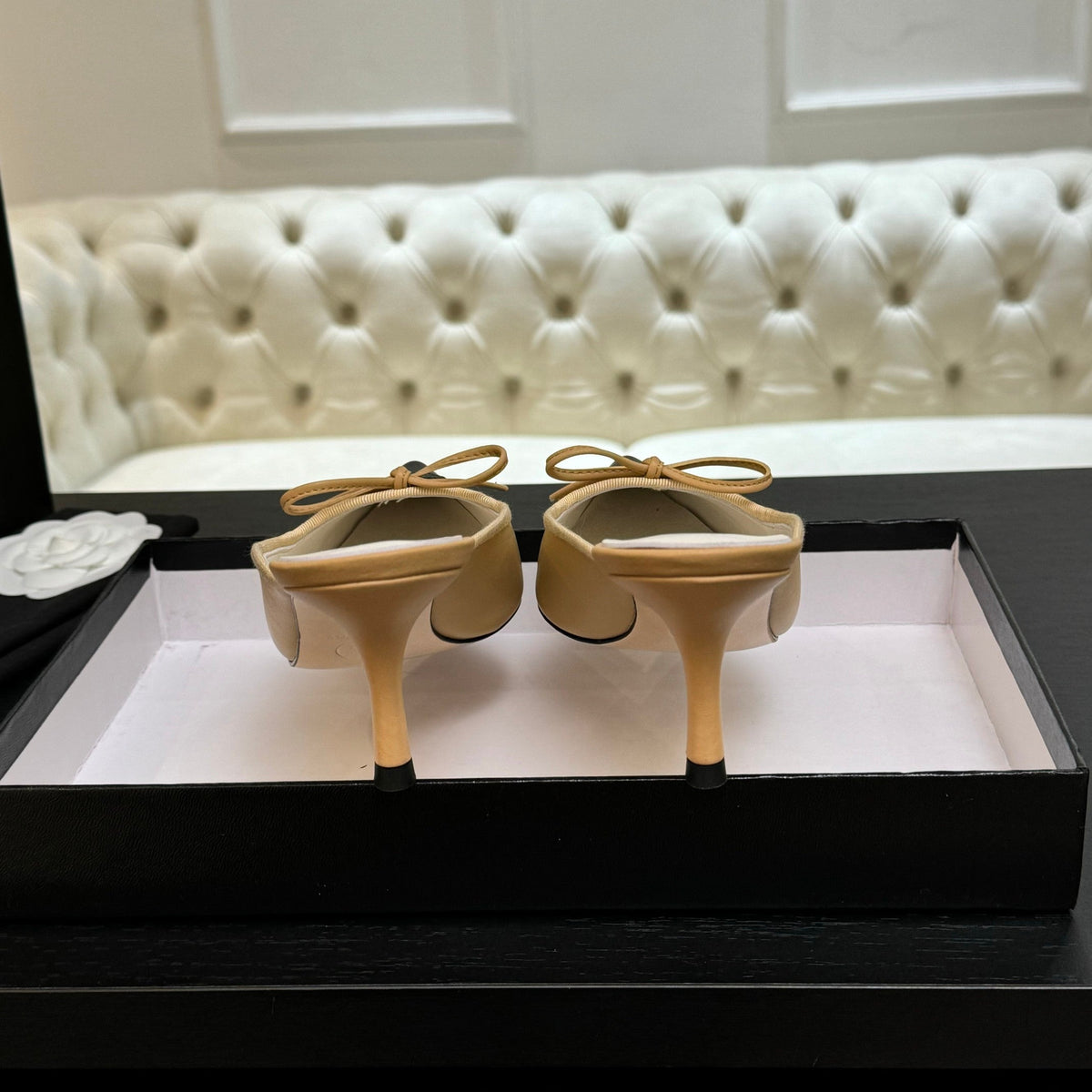 CC Bow Pointed Toe Mules Black Beige Leather 912938