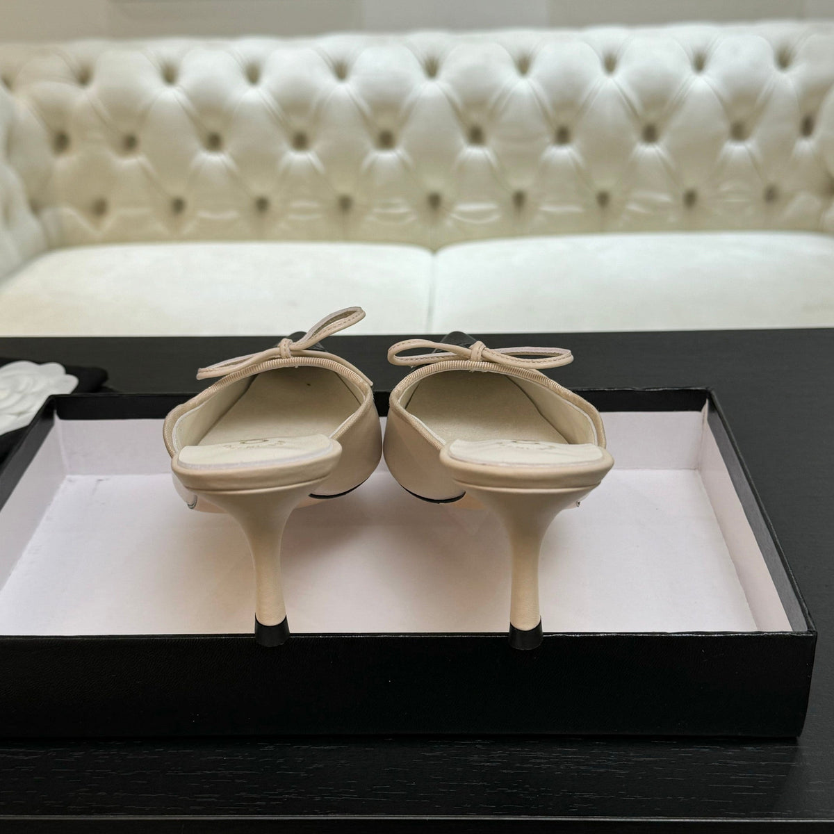 CC Bow Pointed Toe Mules Black Cream Leather 912937