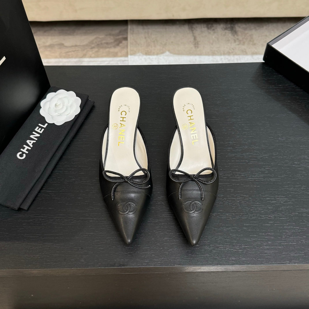 CC Bow Pointed Toe Mules Black Leather 912936