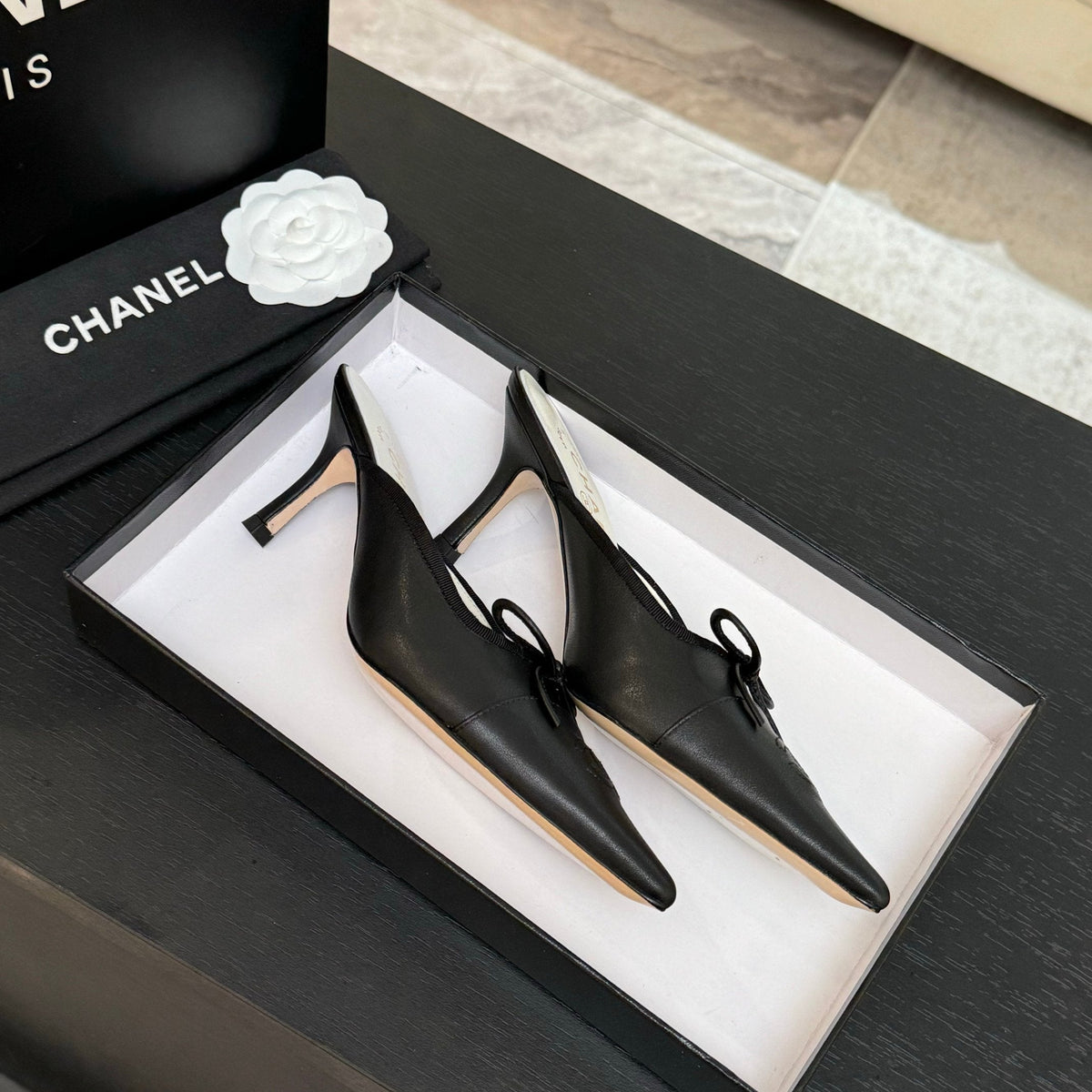 CC Bow Pointed Toe Mules Black Leather 912936