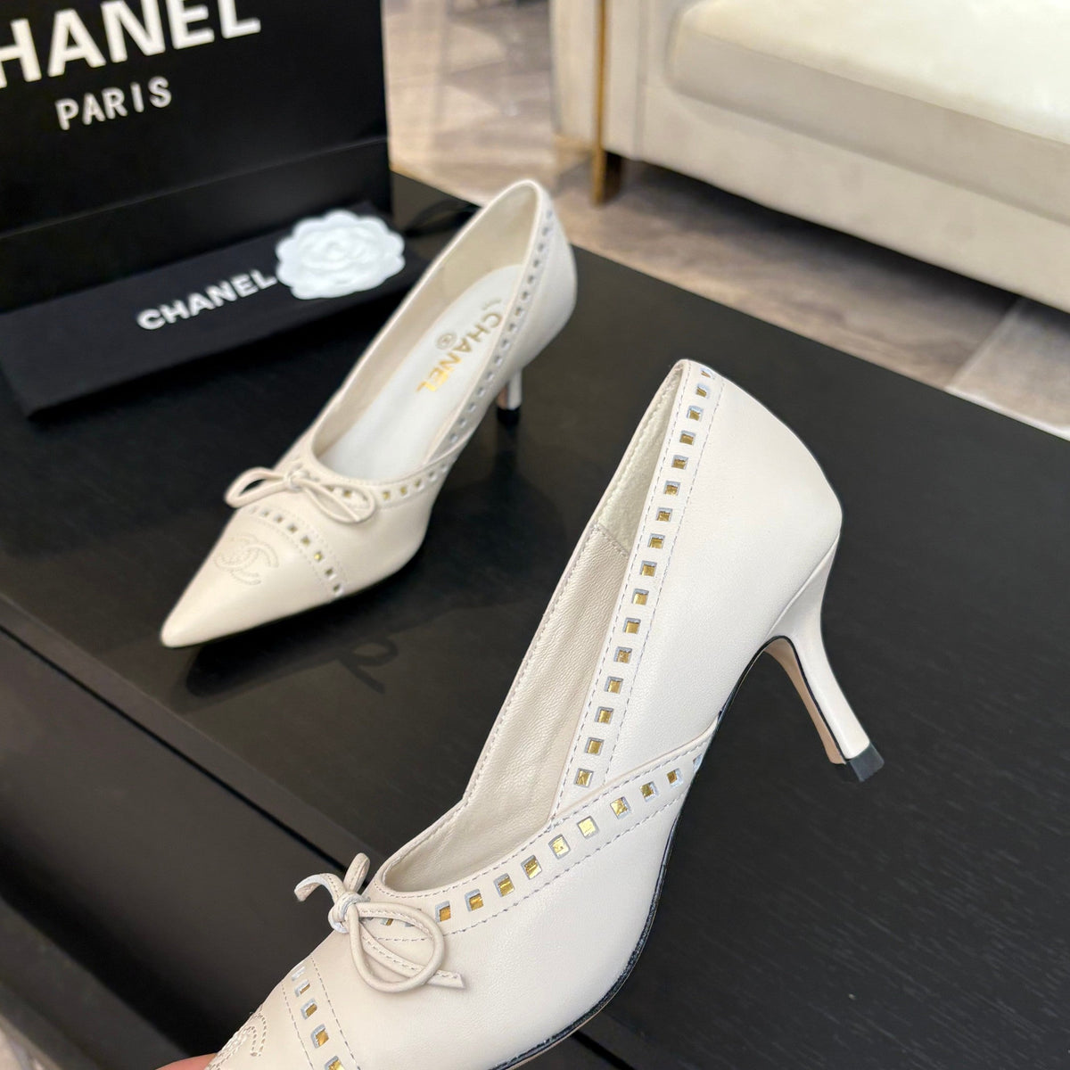 CC Bow Pointed Toe Pumps 6.5cm Cream Leather 912935