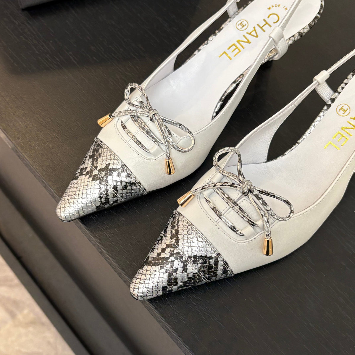 CC Snake Print Cap Toe Bow Slingback Pumps 6.5cm White Leather 912928