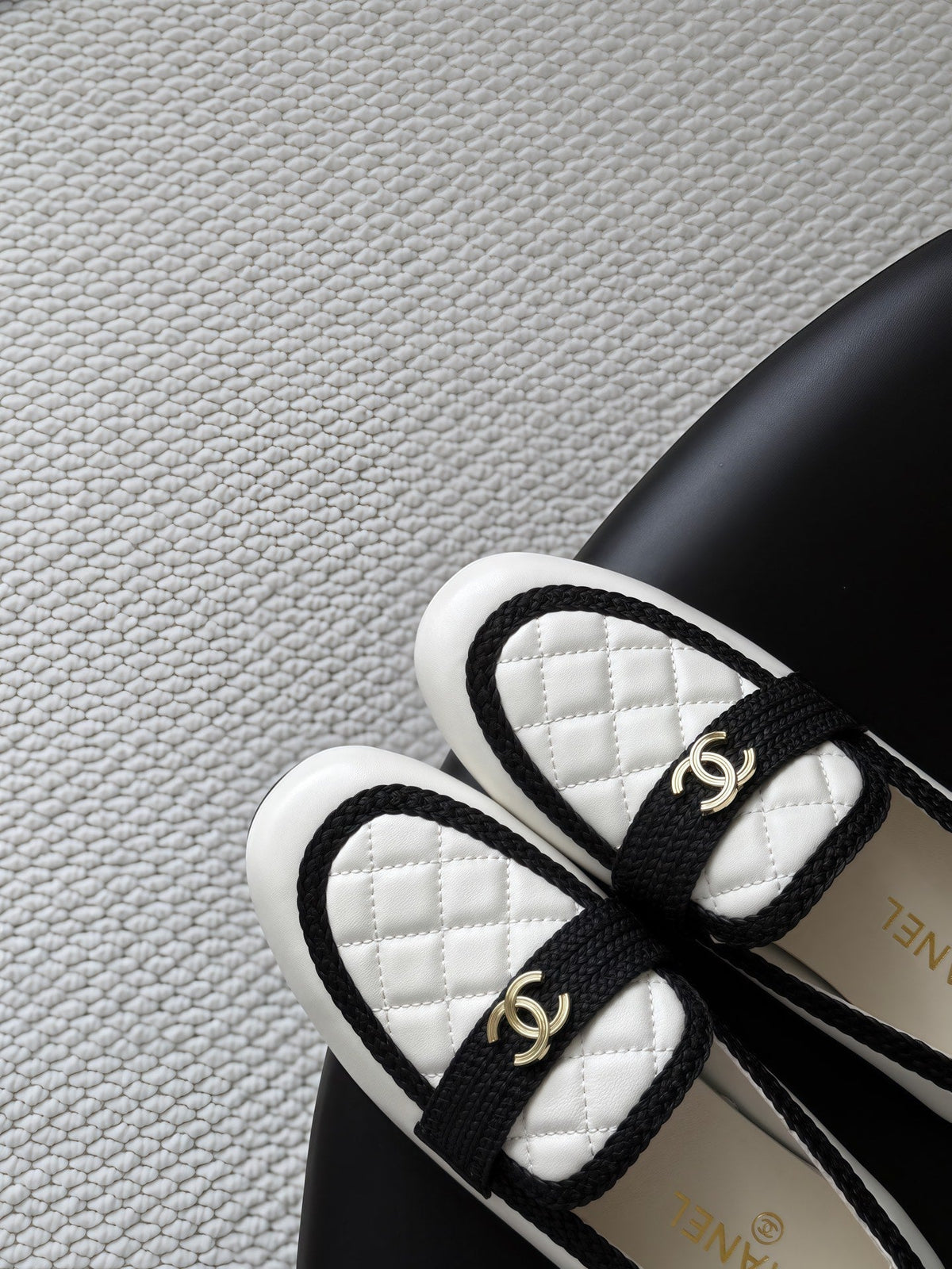 CC Quilted Logo Loafers White Leather 914189