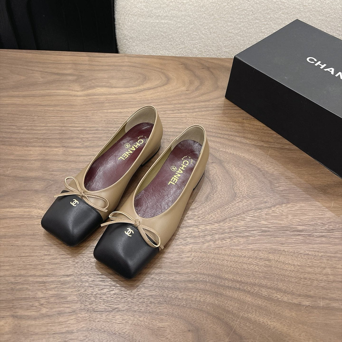 CC Square-Toe Ballet Flats Beige Black Lambskin 961516