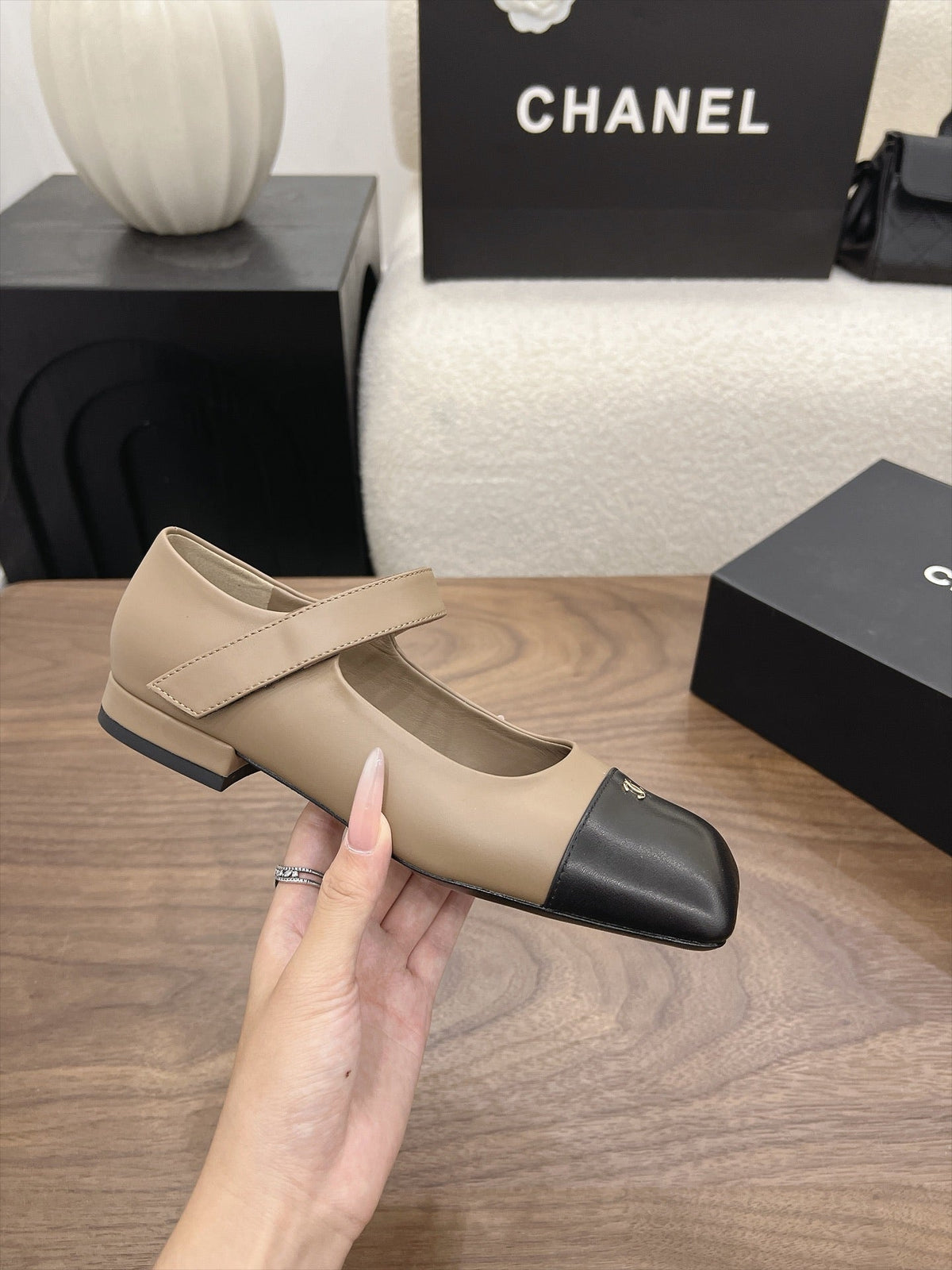 CC Square-Toe Mary Jane Flats Beige Black Lambskin 961512