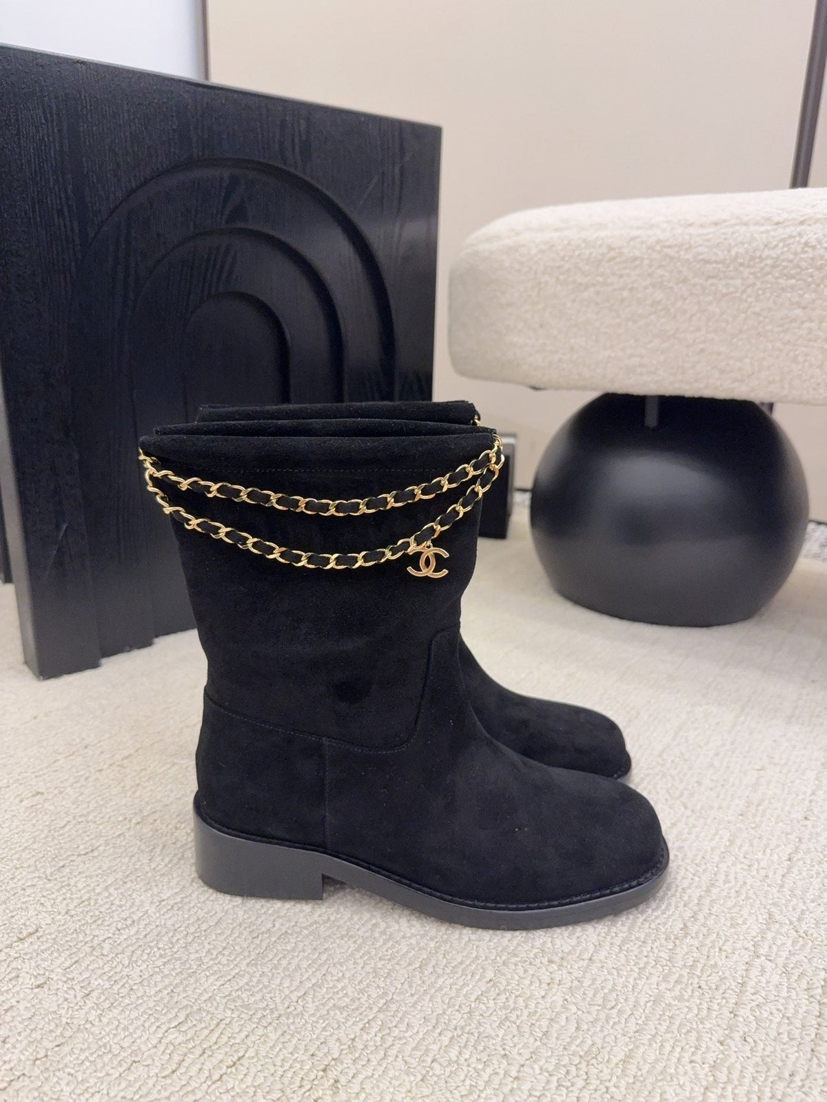 CC Mid-Calf Boots 4CM Gold Chain Charm Black Suede 961499