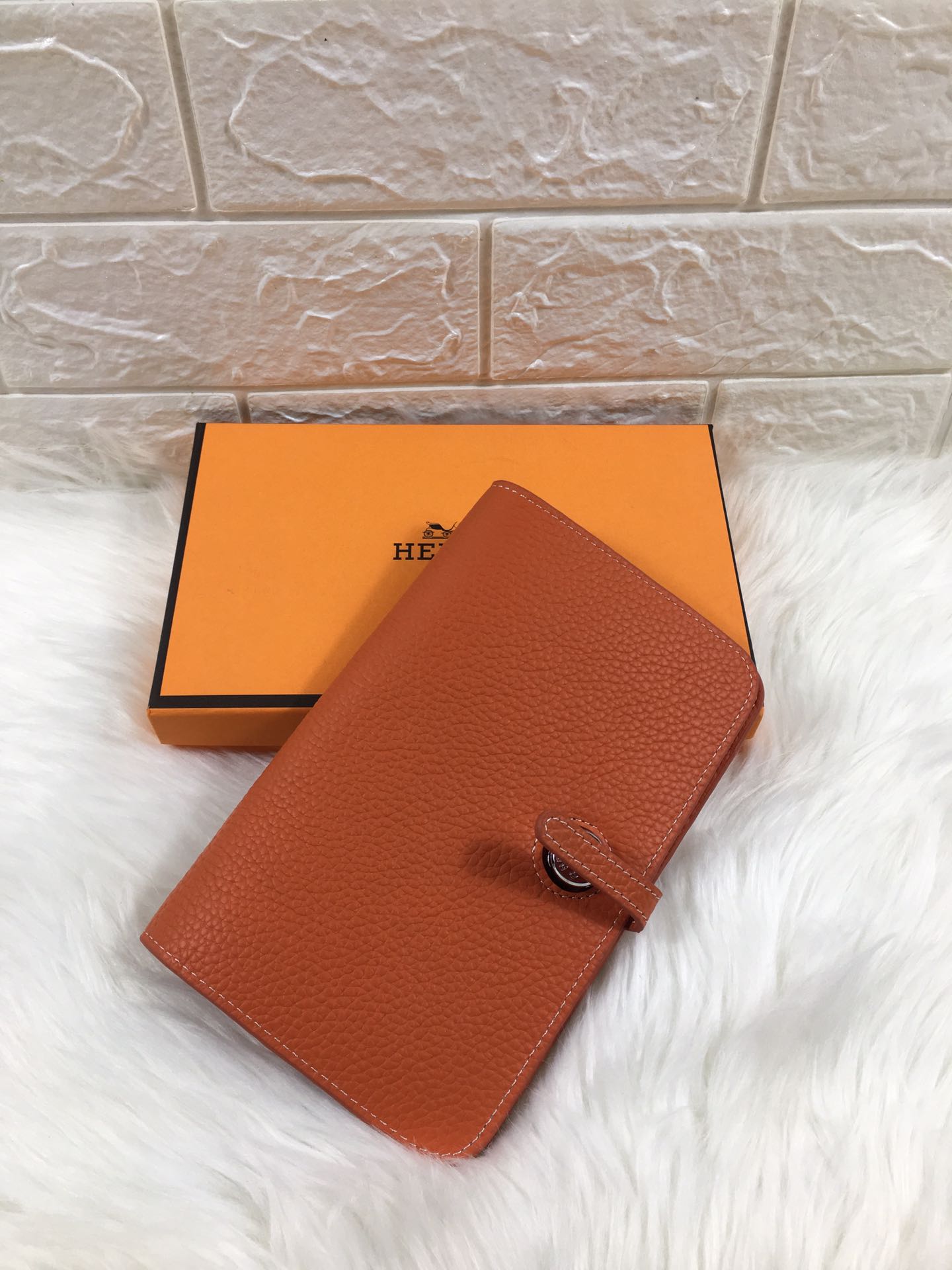HM Dogon Wallet 20 Orange Grained Calfskin