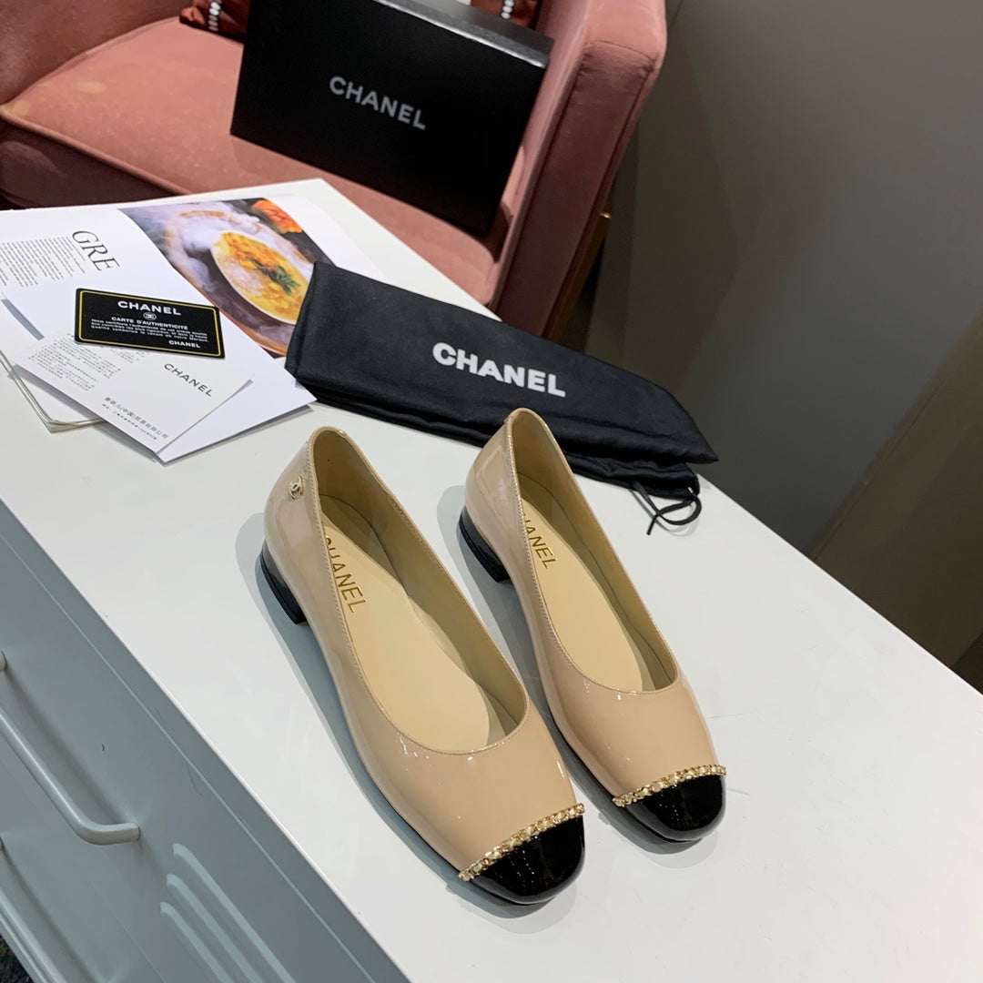 CC 26s Ballet Flat Black Beige Patent Leather 868440