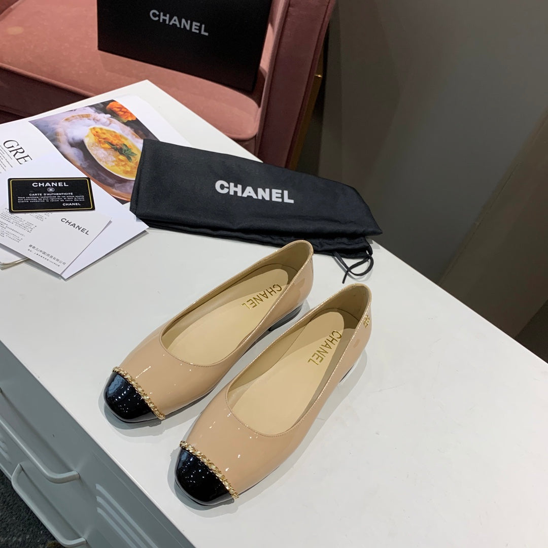 CC 26s Ballet Flat Black Beige Patent Leather 868440