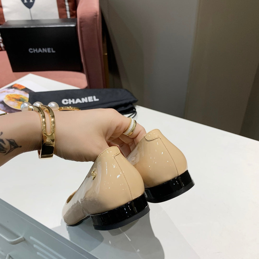 CC 26s Ballet Flat Black Beige Patent Leather 868440