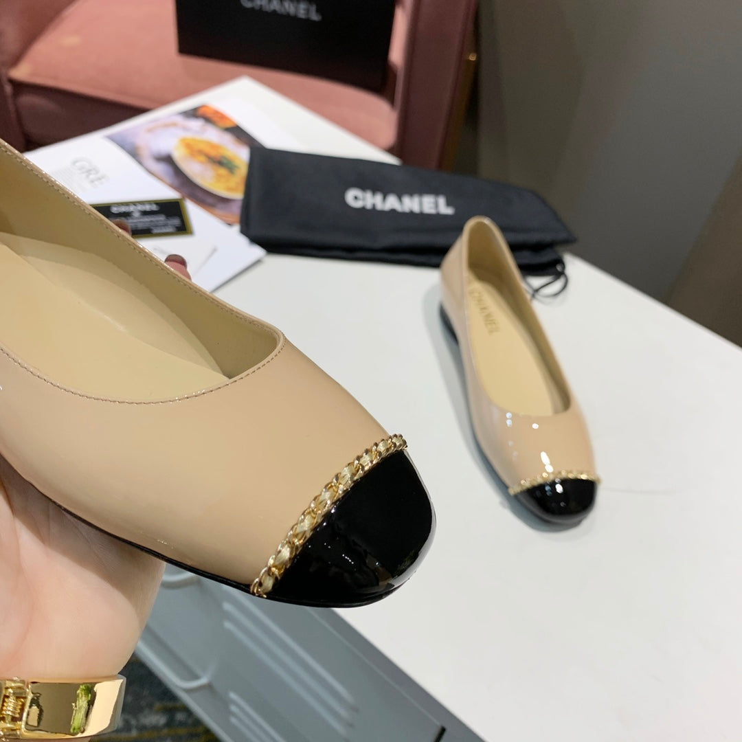 CC 26s Ballet Flat Black Beige Patent Leather 868440