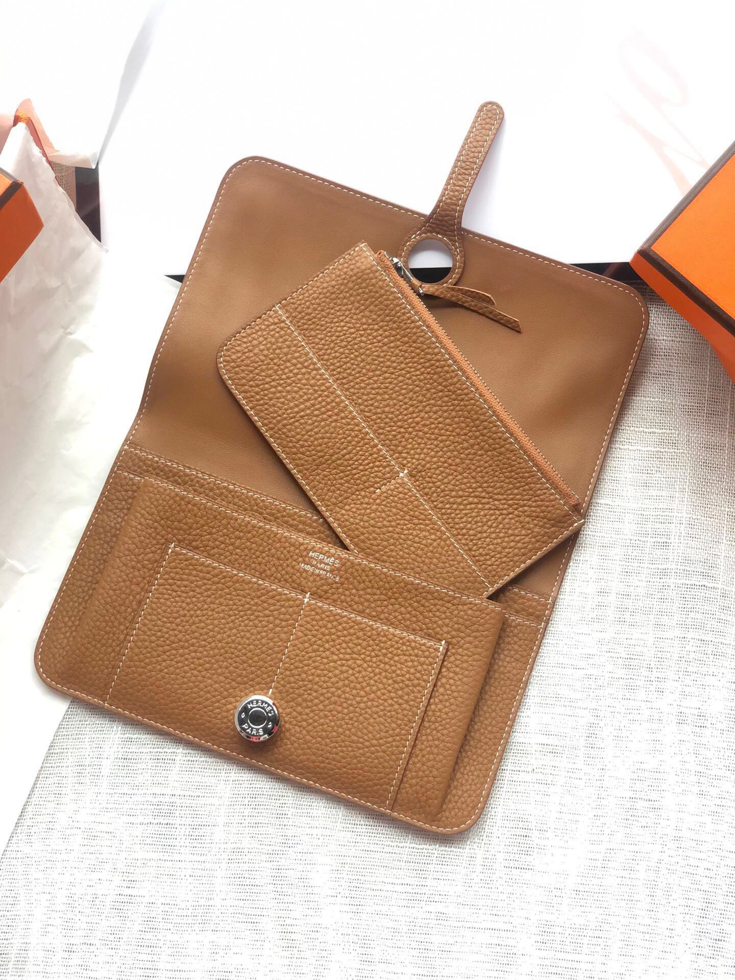 HM Dogon Wallet 20 Tan Togo SHW