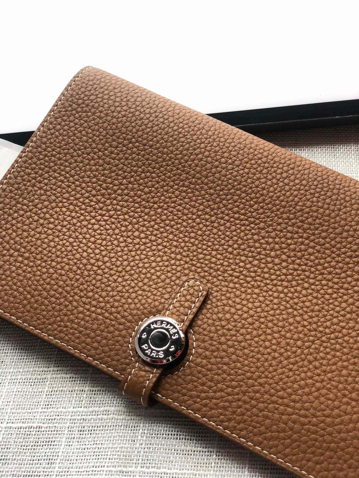HM Dogon Wallet 20 Tan Togo SHW
