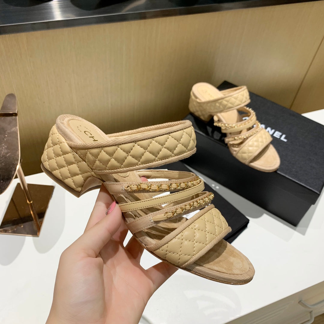 CC 26s Elegant Chain Sandals 4.5cm Beige Sheepskin 868703