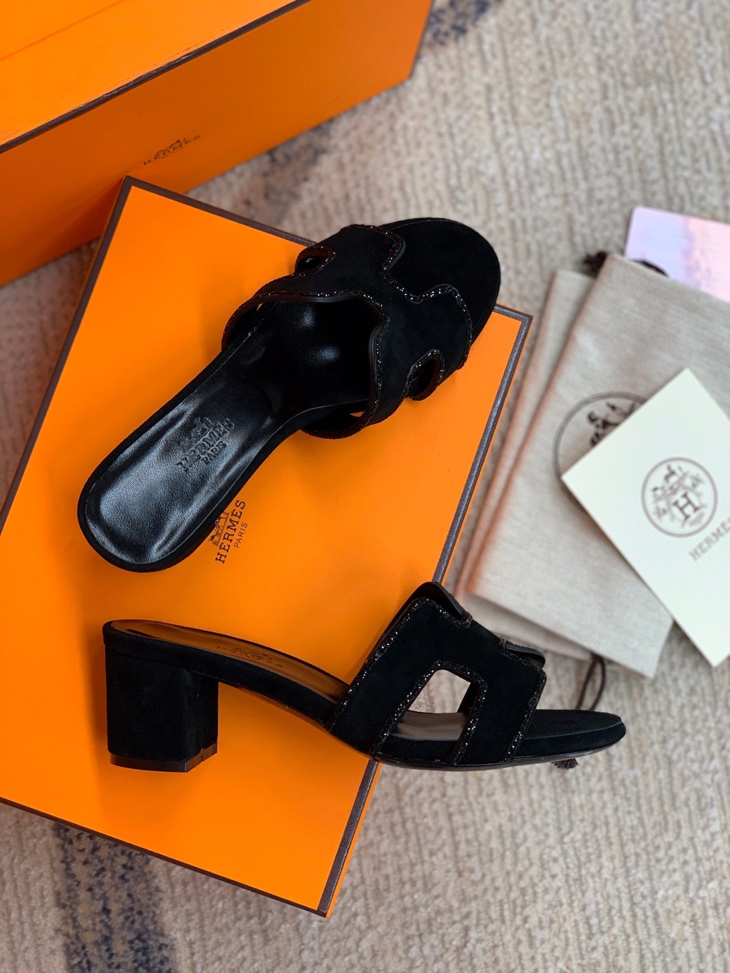 HM Oasis Sandals Black Suede Cowhide 546280
