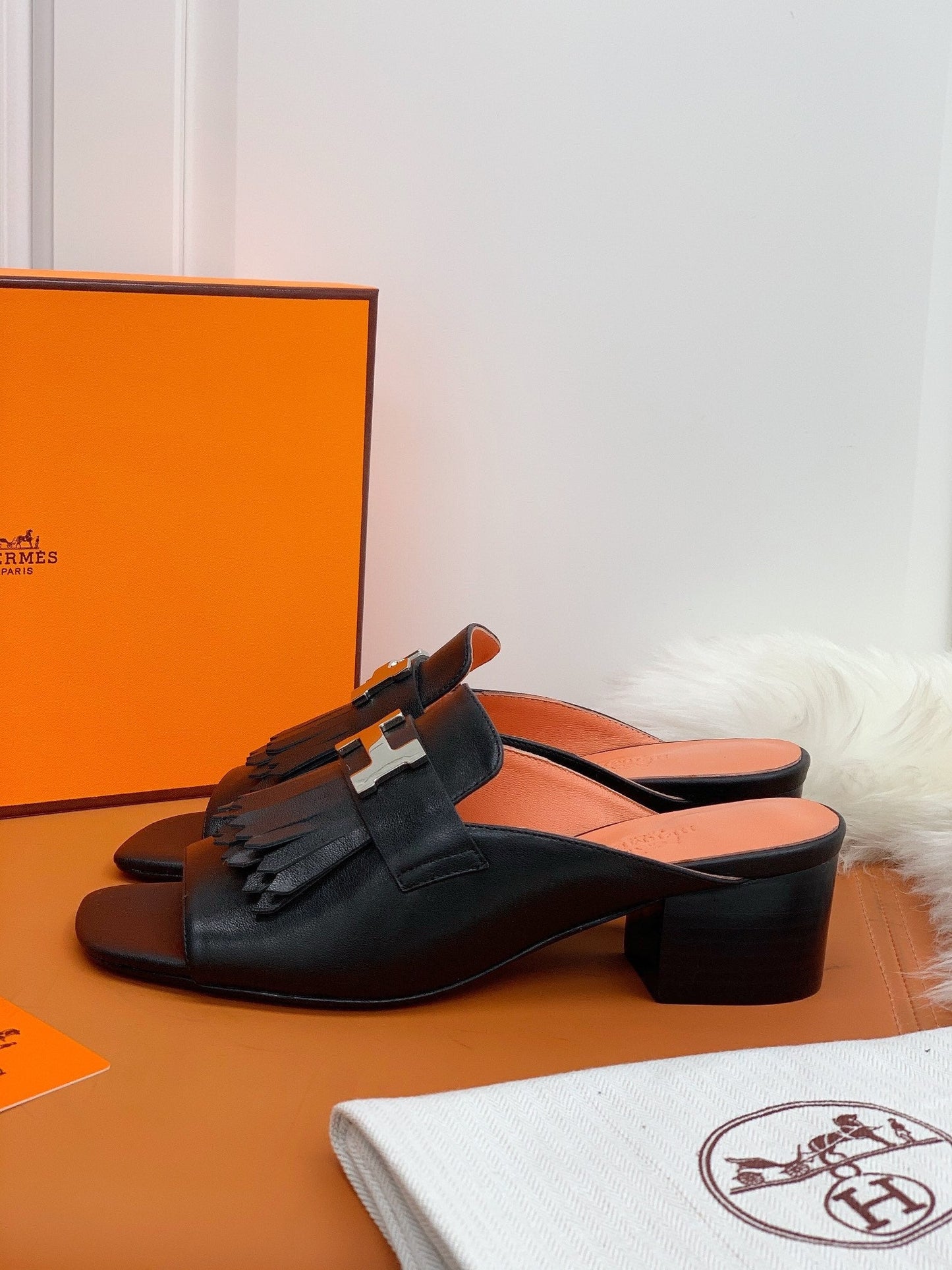 HM Alma Sandals 45mm Light Brown Black Cowhide 546341