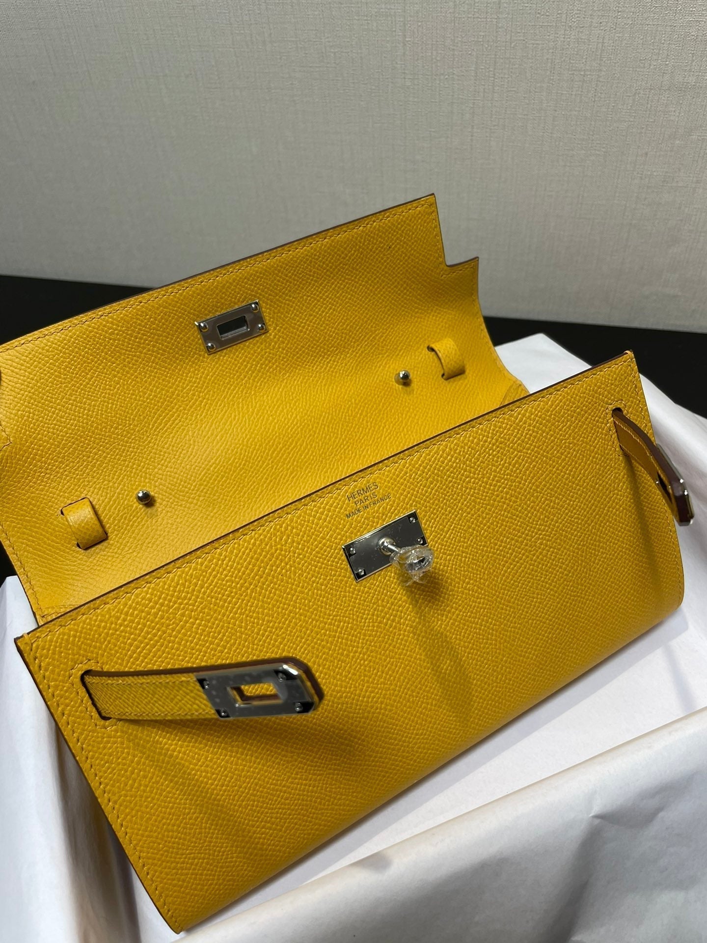 kelly woc 20.5 yellow epsom silver hardware