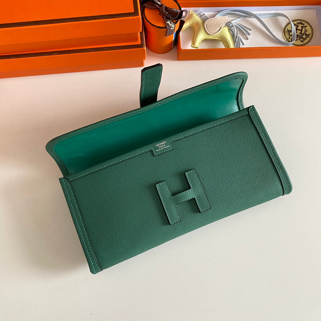HM Jige Elan 29 Clutch In Forest Green Calfskin (25 days of production)