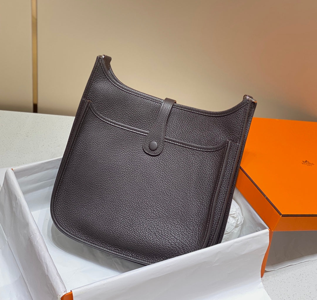 Evelyne 29cm Chocolate Togo Shw