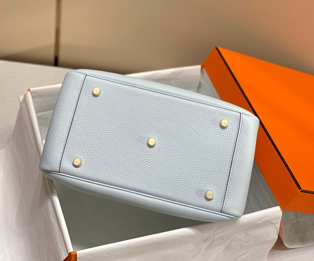 HM LINDY 26 BAG PASTEL BLUE TAURILLON CLEMENCE LEATHER