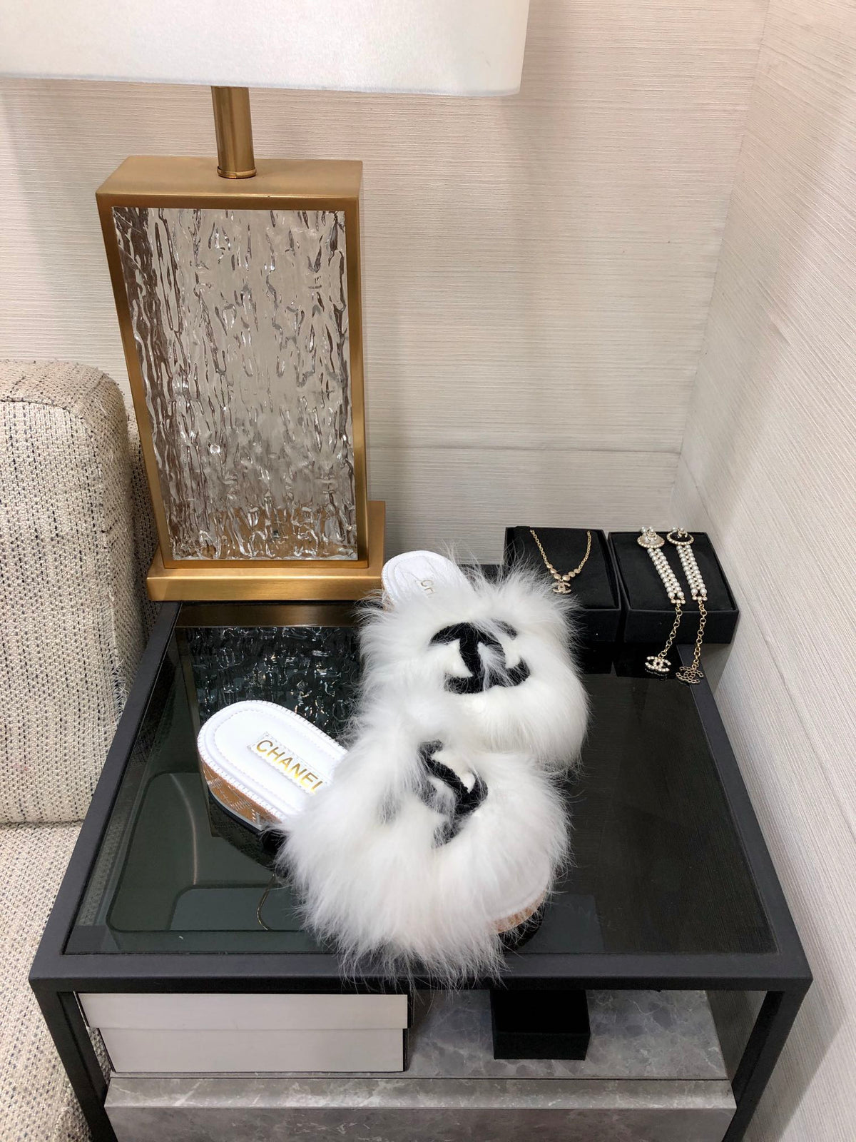 CC 26s Logo Slides White Furry Leather 970162