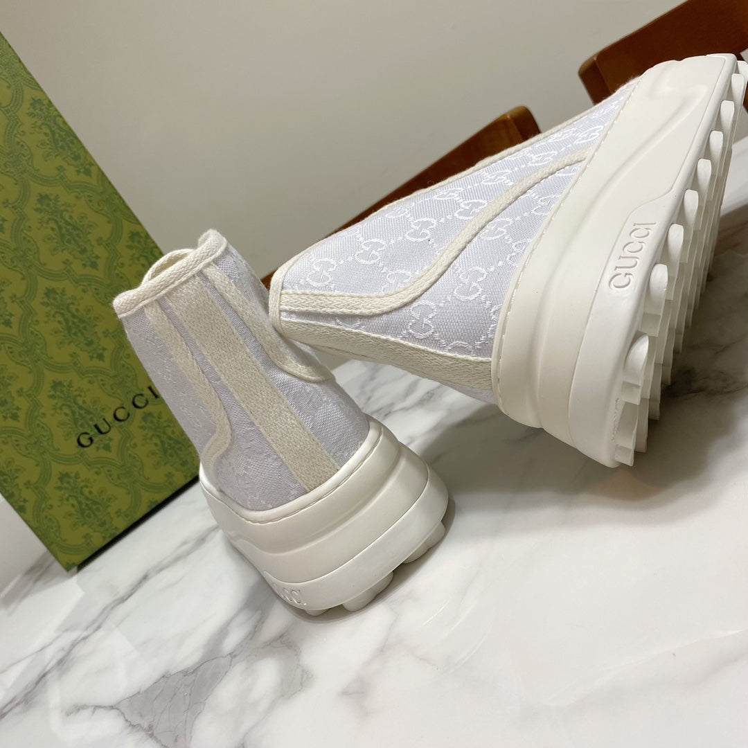 GG 26SS Platform Sneaker White Monogram Canvas 640597