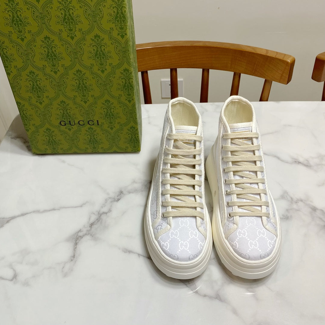 GG 26SS Platform Sneaker White Monogram Canvas 640597