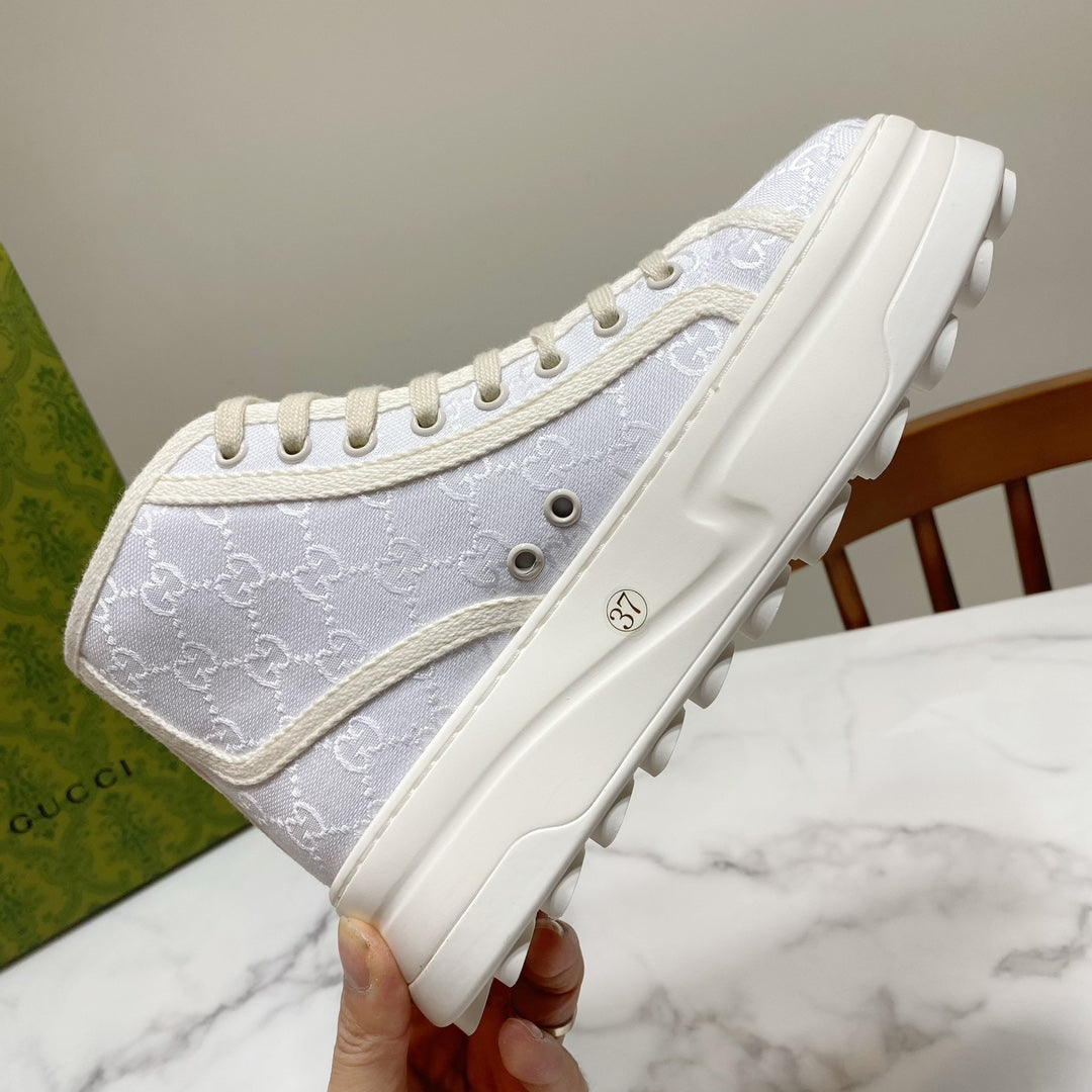 GG 26SS Platform Sneaker White Monogram Canvas 640597
