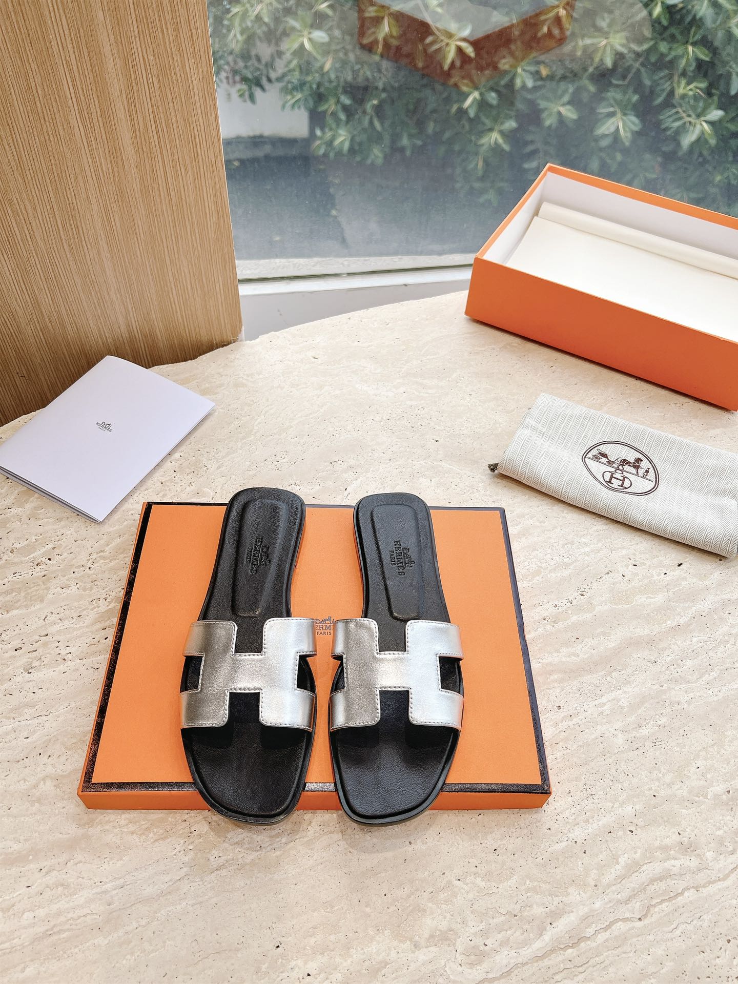 HM 25 Oran Sandal Black Silver Metalic Calfskin