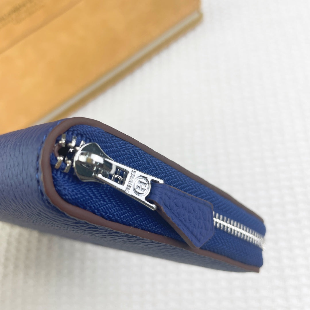 HM Silk'in Holed Classic Wallet 20 Cobalt Grained Calfskin