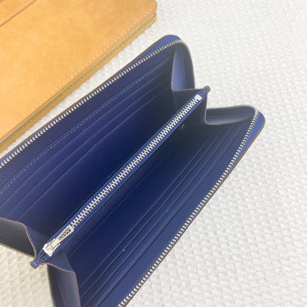 HM Silk'in Holed Classic Wallet 20 Cobalt Grained Calfskin